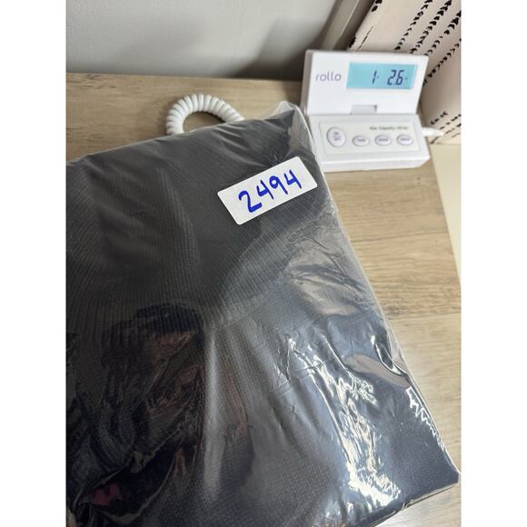 Aritzia Babaton 100% Merino Wool Tunic Sweater Vest M Black Sleeveless Essential - Picture 14 of 14